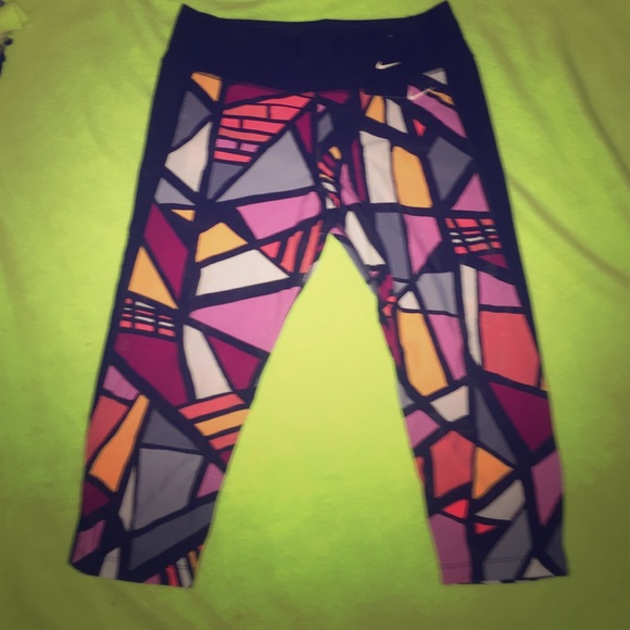 NWT Nike Spandex Capris