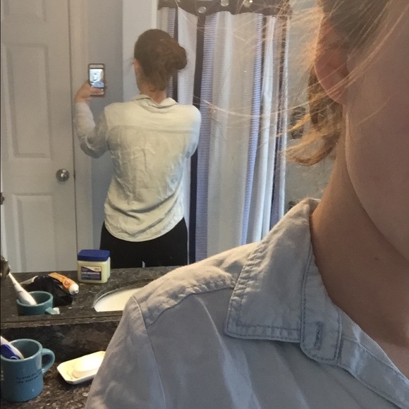 cute button down! - Picture 2 of 4
