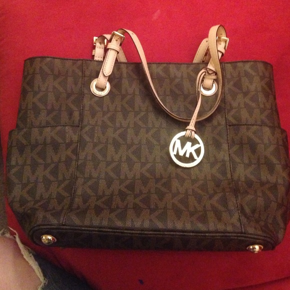 Michael Kors purse - Picture 1 of 4