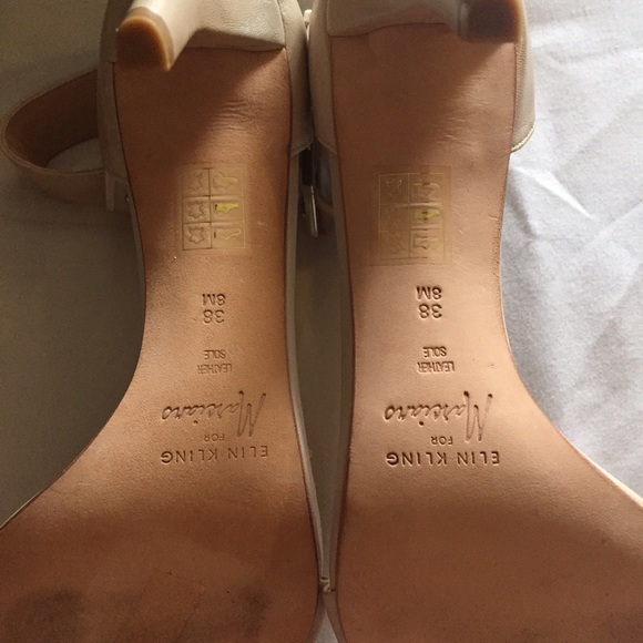 ✨SOLD locally✨ Marciano Nude Heels - Picture 3 of 4