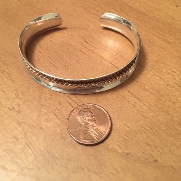 Mexican sterling silver cuff bracelet - Picture 1 of 2