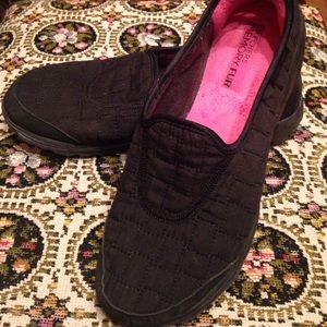 BLACK SKECHERS GO WALK MEMORY FUR SHOES