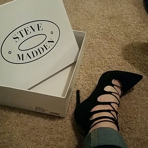 Heels - Picture 2 of 2