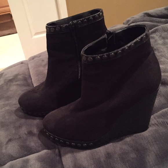Black wedge ankle boots