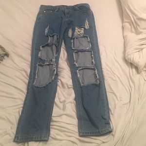 NWT Forever 21 distressed boyfriend jeans