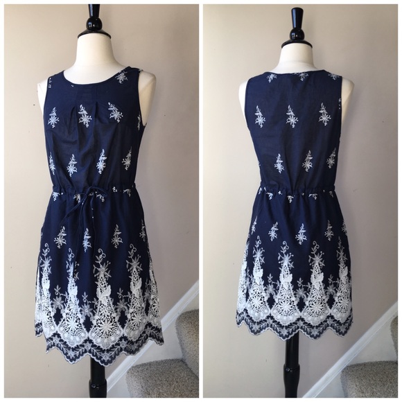 Last 1! floral Embroidered Tank Dress - Picture 2 of 4