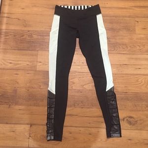 Lululemon Run: get up and glow tight