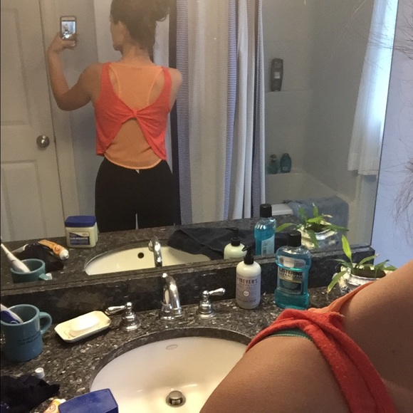 adorable top! - Picture 2 of 4
