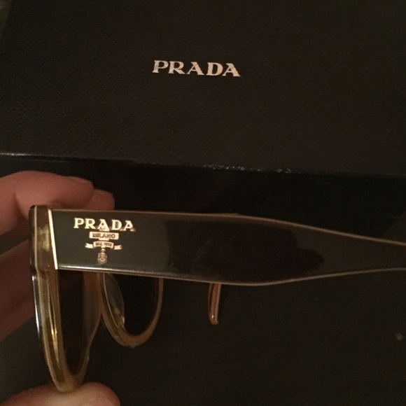 Prada sunglasses - Picture 2 of 4