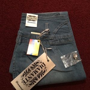 High waist butt lifting skinny jeans. Runs small.