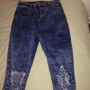 High waisted skinny jeans.