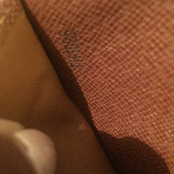 AUTHENTIC Louis Vuitton Monogram Joey Fold Wallet - Picture 4 of 4