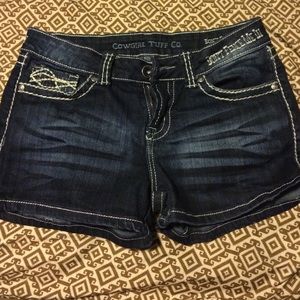 Cowgirl Tuff DFMI shorts.  Size 28