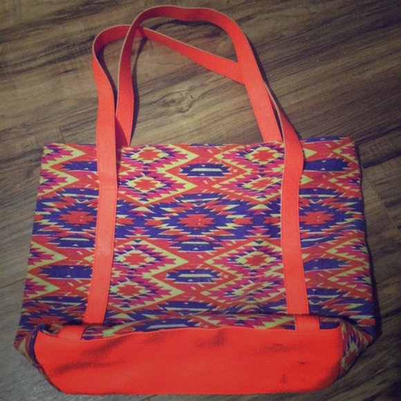 Colorful tote bag with matching wallet