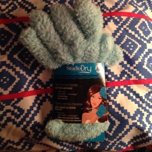 Hair drying gloves