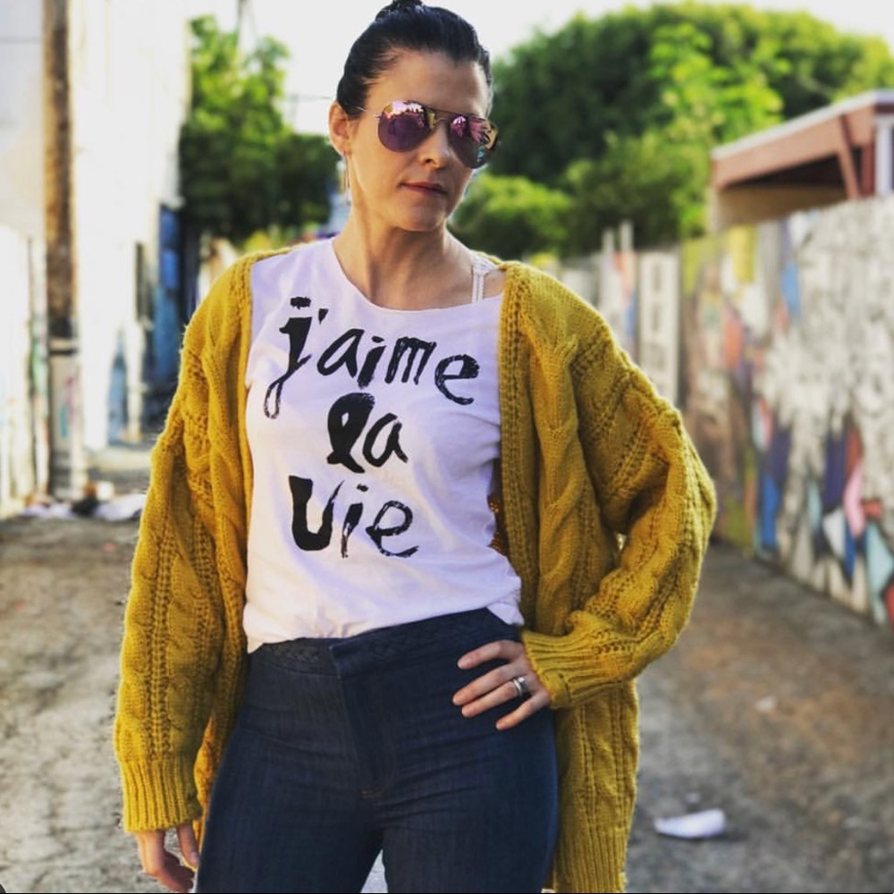 LAST ONE ✨J’ Aime La Vie Graphic T - Picture 2 of 6