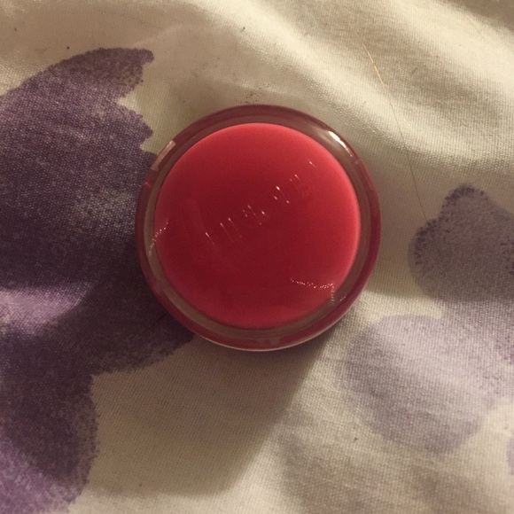 CLINIQUE LIP TINT/ LIP SCRUB
