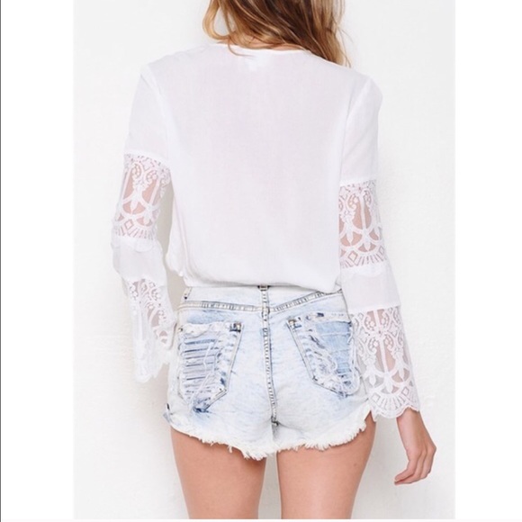 XX The CHO-LI lace scalloped sleeve top -WHITE - Picture 3 of 3