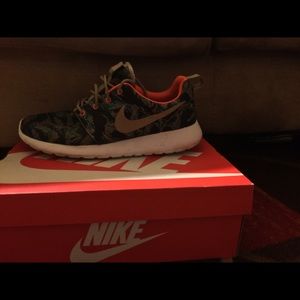 Nike roshe size 11.5