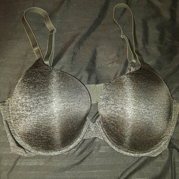 VS bra & coach tag