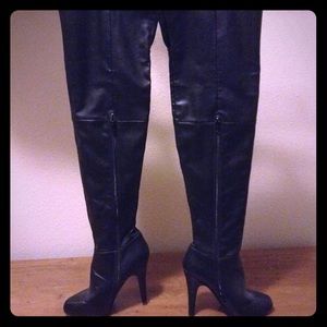 Thigh high heeled ALDO boots
