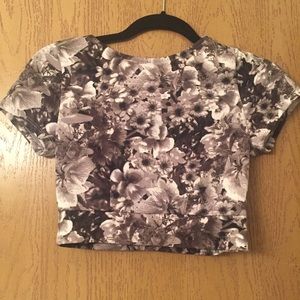 FLORAL CUT OUT TIGHT CROP TOP