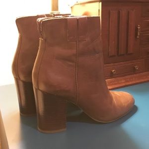 Gorgeous leather boots **Final Markdown**