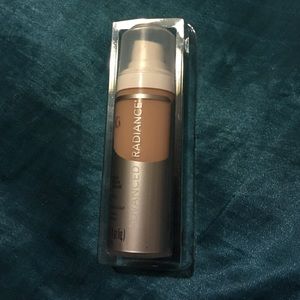 Cover girl advanced radiance 130 classic beige
