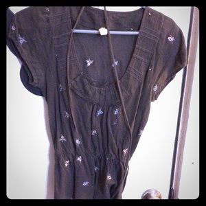 Tiny brand linen top with tie back