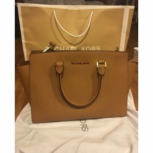 michael kors selma prix