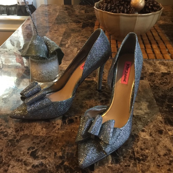 Betsey Johnson Shoes - Betsy Johnson BLING Shoes Style & Class SIze11 👠