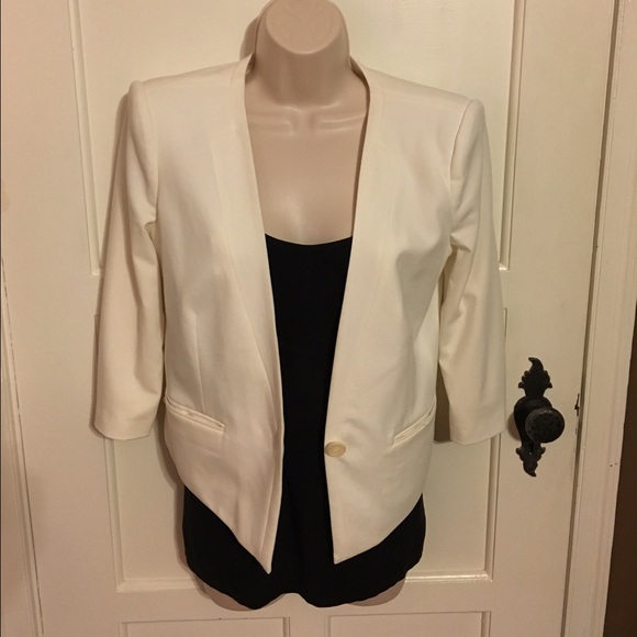 White BCBG blazer - Picture 2 of 3
