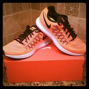 BRAND NEW!!! Nike Pegasus Wmns 7.5