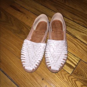 TOMS white leather huaraches. Size 8.