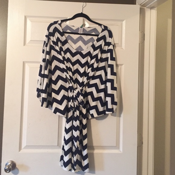 Navy and white chevron dolman sleeve dress. NWT - Picture 2 of 4