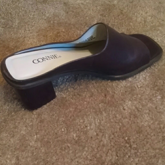 Super Cute Connie Sandals - Picture 3 of 3