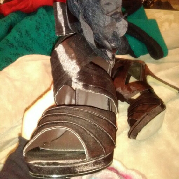 Heels - Picture 2 of 4