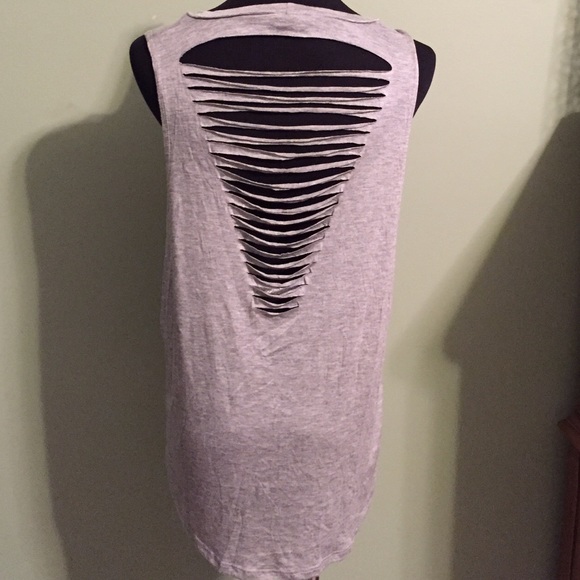 Adorable elephant tank top - Picture 3 of 4