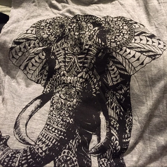 Adorable elephant tank top - Picture 4 of 4