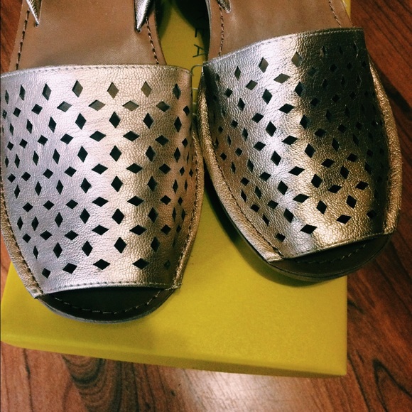 Summer necessity- Kenneth Cole sandals