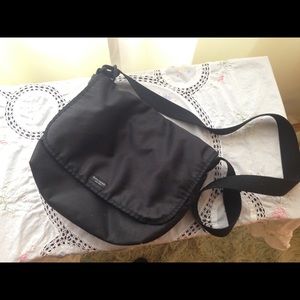 Kate Spade messenger bag in black