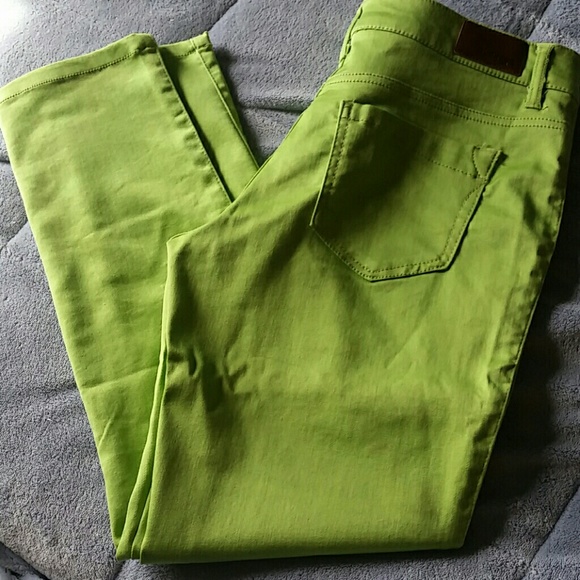 Express cotton/poly/spandex jean NWOT