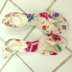 Authentic Chanel multicolor sandals Never worn!