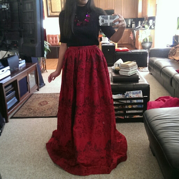 Gone. Alice + Olivia ball gown skirt - Picture 3 of 3