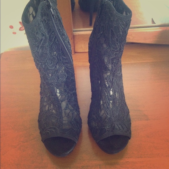 H&M black pumps heels