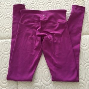 Lululemon wunderunder sz 4