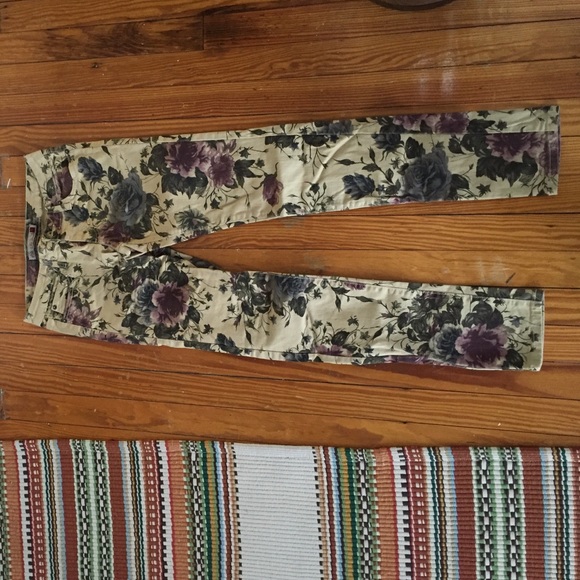 SOLD - Picture 3 of 4