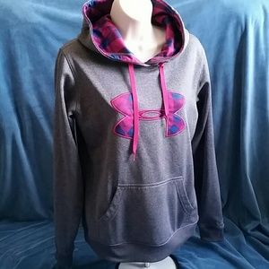 Small under Armour hooded sweatshirt