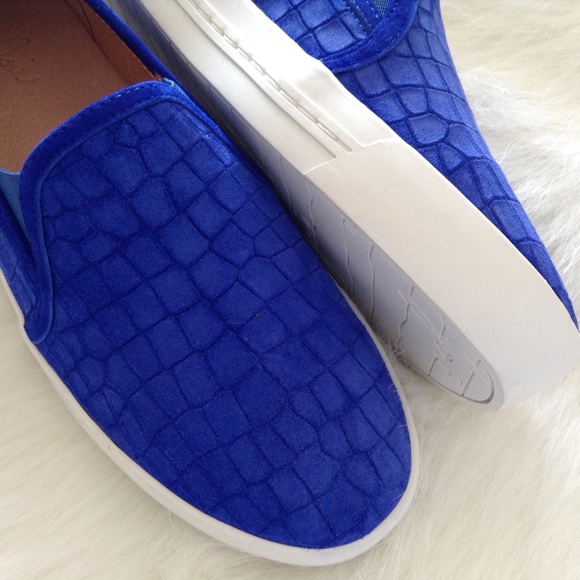 Gone. Joie slip ons - Picture 4 of 4