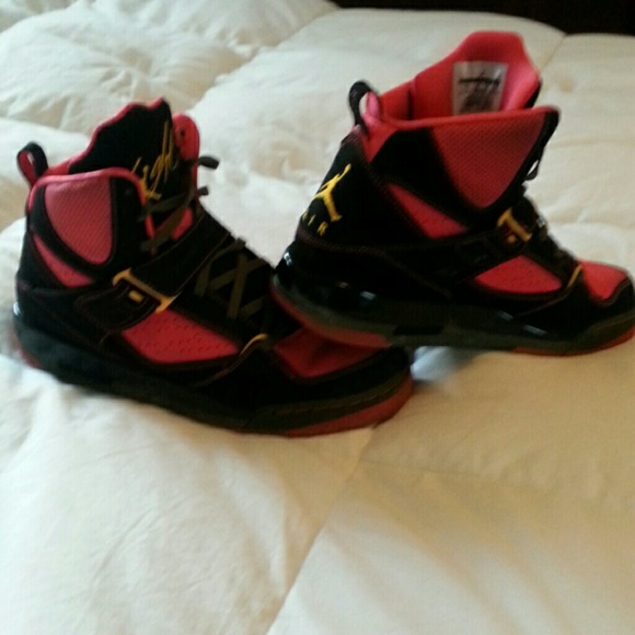 Women's Jordan's Flight basketball shoes